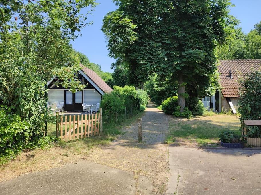 Vrijstaande Recreatiebungalow Met Slaapvide Posterholt Екстер'єр фото